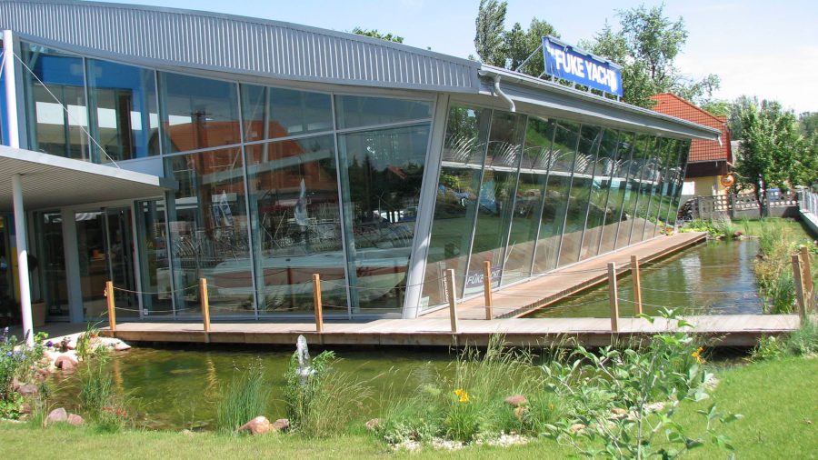 FÜKE Yacht Hajósbolt