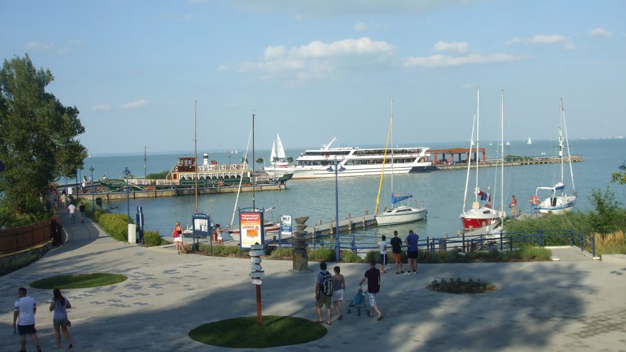 tihanyi-molo-cafe-bar-etterem-hajozashu