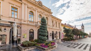 keszthely-egykori-varoshaza-goldmark-muvelodesi-kozpont1-setaloutca-csodalatosbalaton.hu