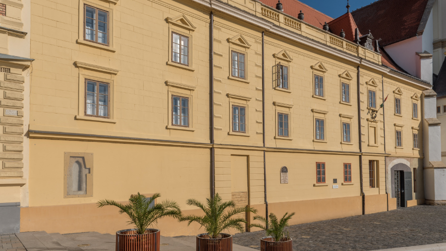 keszthely-ferences-rendhaz1-foter-templom-csodalatosbalaton.hu