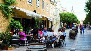 keszthely-setaloutca-belvaros-muemlekhaz-csodalatosbalaton.hu