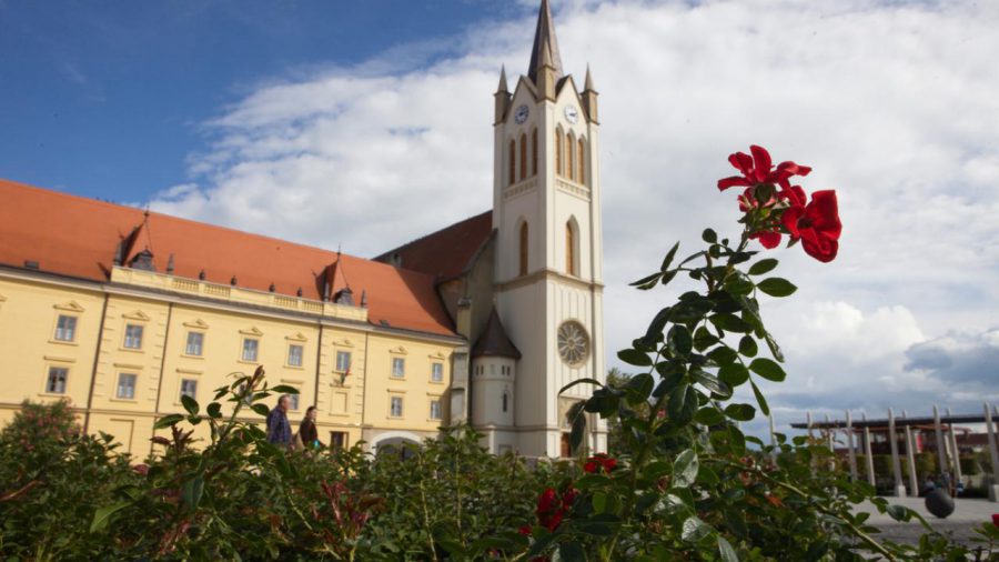 Magyarok Nagyasszonya Plébániatemplom
