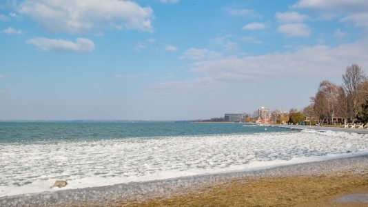 Jelentős beruházások kezdődnek a Balatonnál és Kaposváron