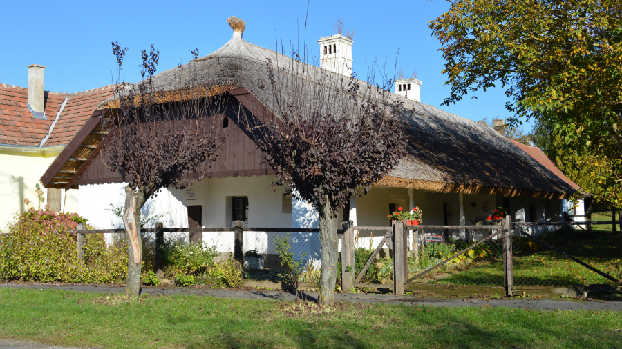 balatonszentgyorgy-talpashaz-tajhaz-kiallitas1-csodalatosbalaton.hu