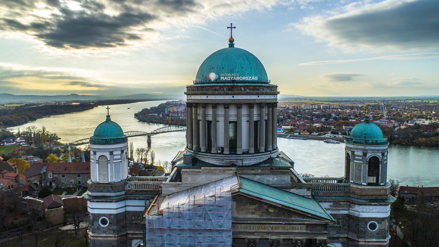 13 milliárd forintból újítják fel a csaknem 150 éves Esztergomi Bazilikát