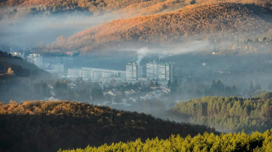 Kiássák a betemetett viaduktot Salgótarjánban