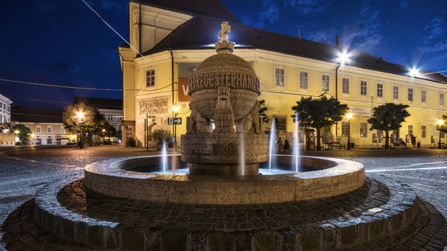 Országalma és Városház tér Székesfehérvár