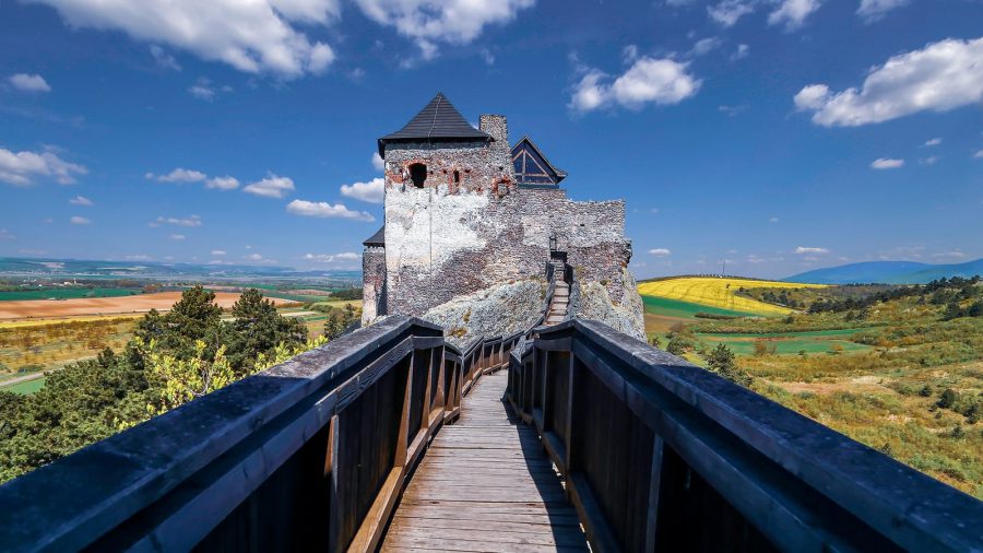 Mesés panoráma a legendás Boldogkő várából