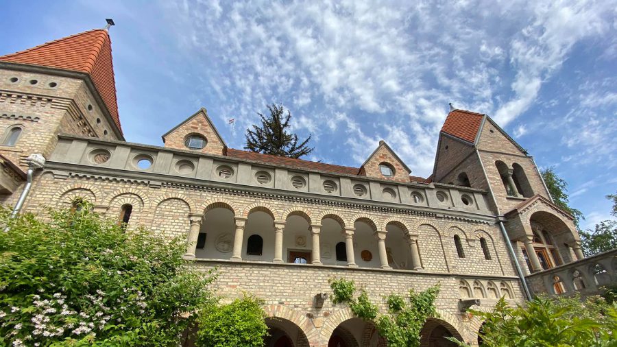 A Bory-vár, amely a művészetnek és a hitvesi szeretetnek állít emléket