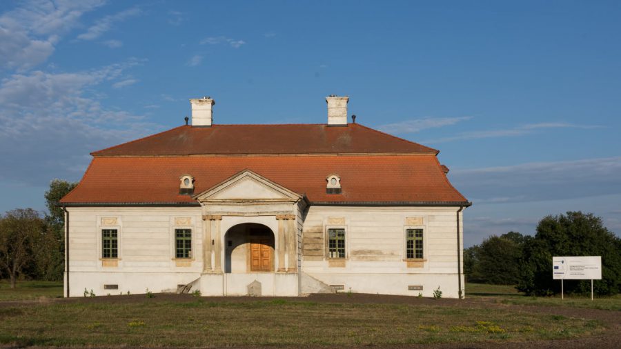 Becsky–Kossuth-kúria Komlódtótfalu