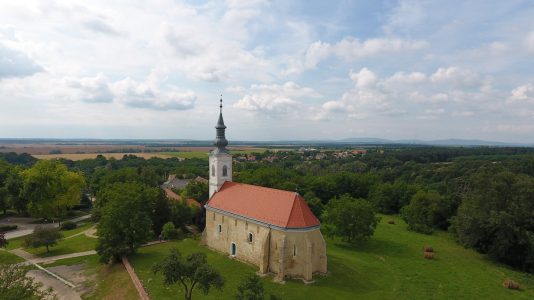 Túronyi Árpád-kori templom