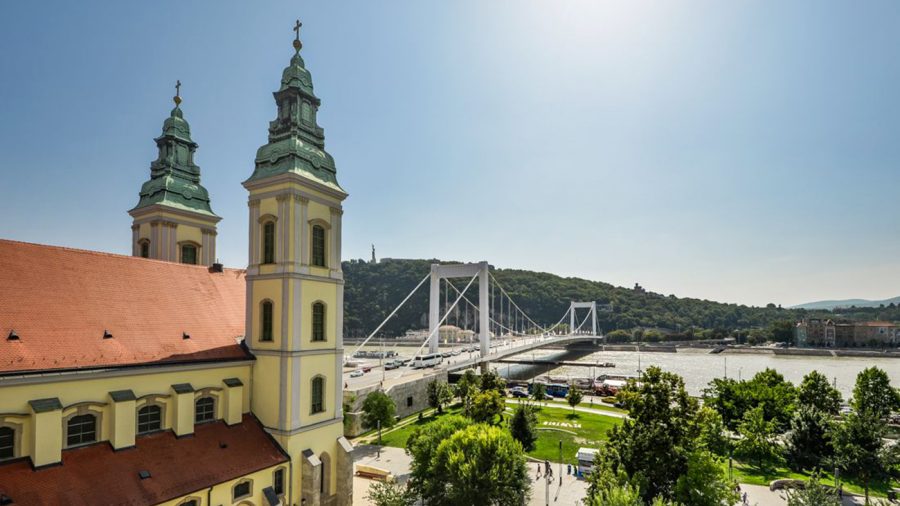 Kilátó épült Budapesten, a Belvárosi Plébániatemplom 52 méteres tornyaiban