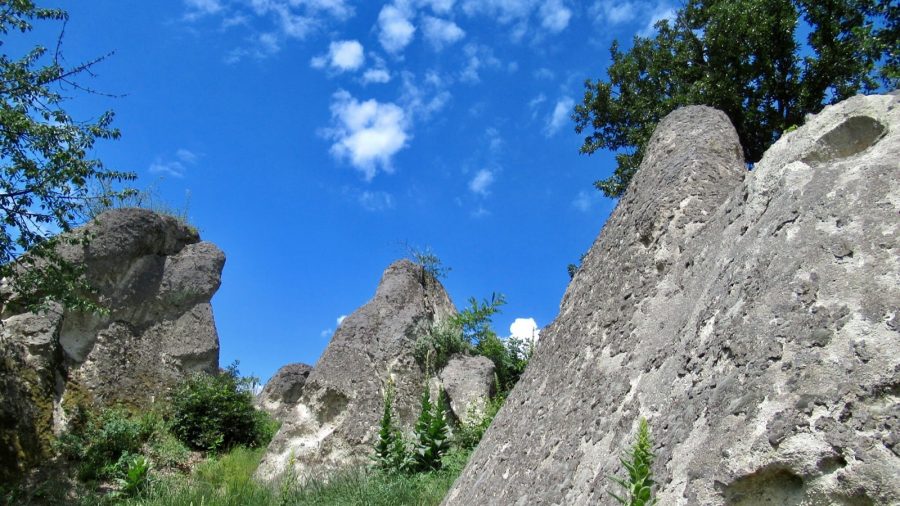 Rejtélyes kaptárkövek és barlanglakások a Bükkalján