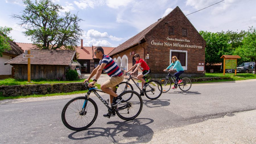 Kerékpártúra a hagyományok útján az Őrség fővárosából Szalafőre