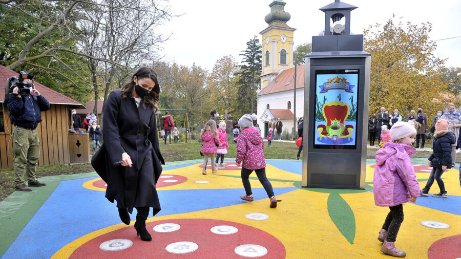 Magyarország legkülönlegesebb játszóterét adták át a Velencei-tónál