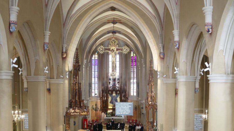 Felújították és újraszentelték a több mint 700 éves Szent Mihály-templomot Sopronban
