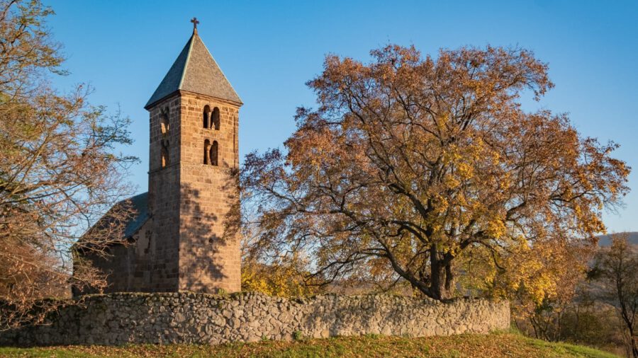 Piciny település ódon temploma: a nagybörzsönyi Szent István-templom
