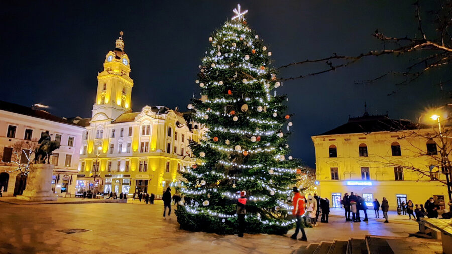 Pécsen november 26-tól várja a látogatókat az Adventi Kézműves és Mesevásár