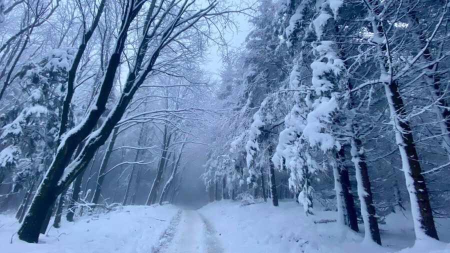 Mesevilágot festett a tél a Kőszegi-hegységre