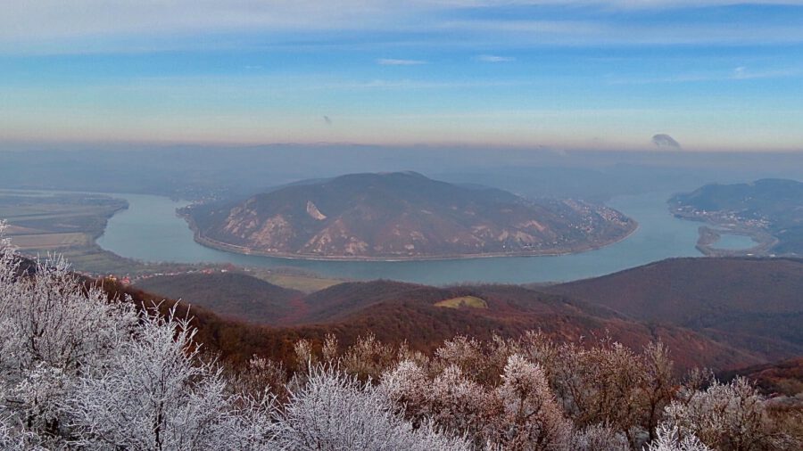 Pazar kilátás a Dunakanyarra a fagyos Prédikálószékről