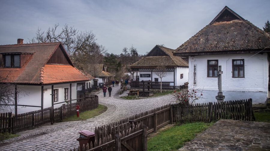 A Cserhát pici falva, melyet az egész országban ismernek: Hollókő