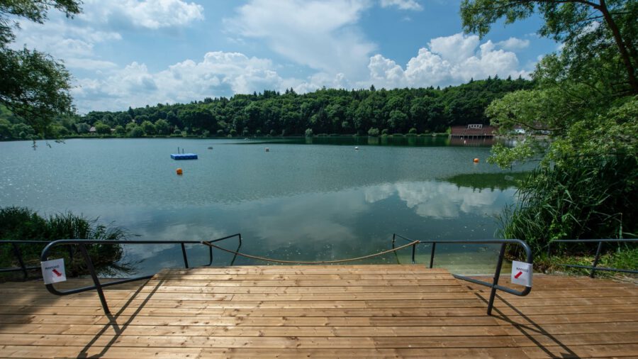 140 millió forintból megújult és családbarát lett a Bánki-tó strandja