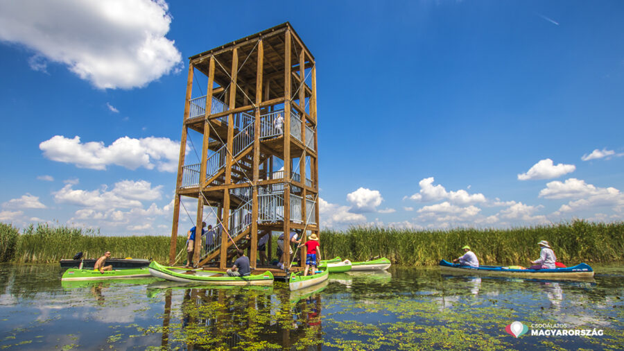 Két vízre épített, többszintes kilátóval gazdagodott a Tisza-tó