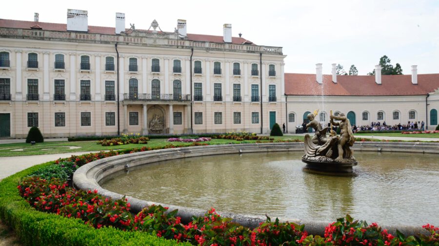 Július 21-től látogatható a fertődi Esterházy-kastély felújított szárnya