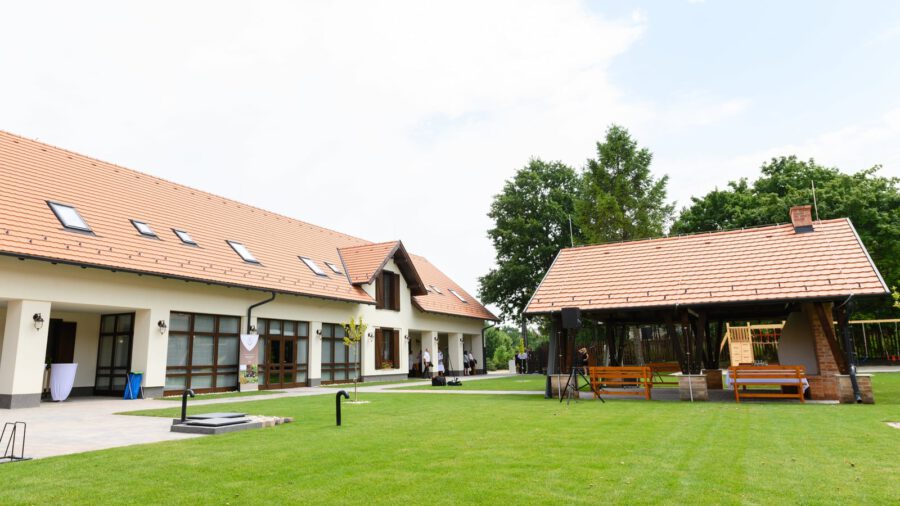 Gánt-Kőhányáspusztán ökoturisztikai központot és turistaházat adtak át