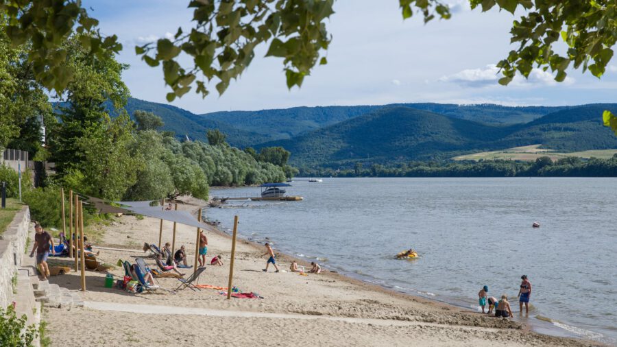 Megújult Zebegény szabadstrandja, itt fürödhetünk a Dunában