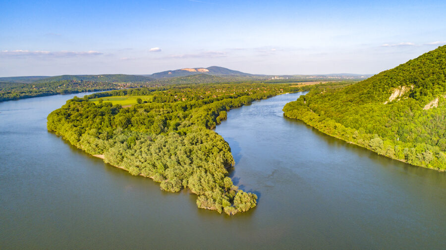 Lezárták a Kisoroszi szigetcsúcsot dunai strandfejlesztés és építkezés miatt