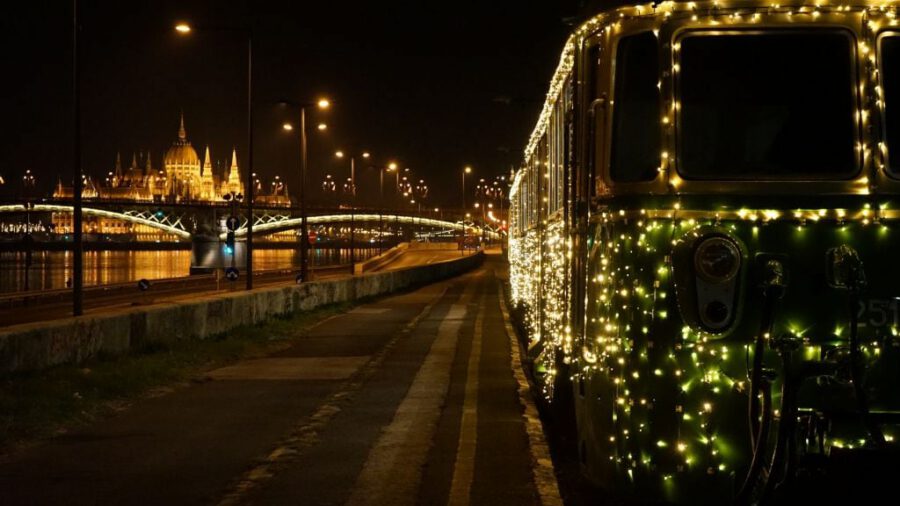 December 1-5. között közlekedik a FényHév, mutatjuk a menetrendet