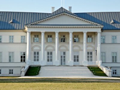 Hazánk egyik legszebb klasszicista kastélya