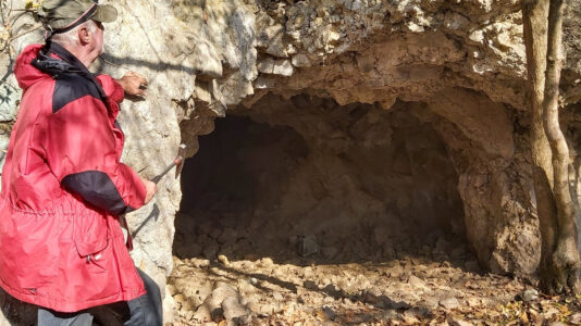 Új barlangot fedeztek fel a Mátraverebély-szentkúti Nemzeti Kegyhelynél