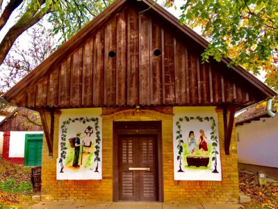 A monori Strázsahegy, amely pincéi miatt egyedülálló Európában