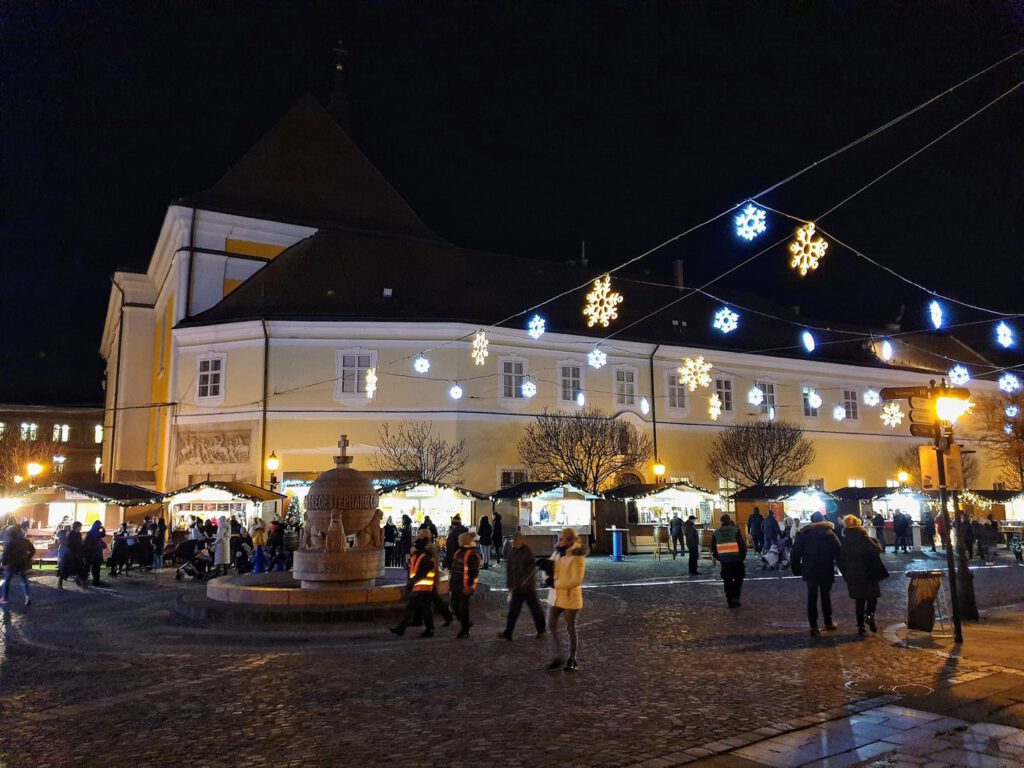 Székesfehérvári advent: ünnepi palástba öltözött a királyok városa