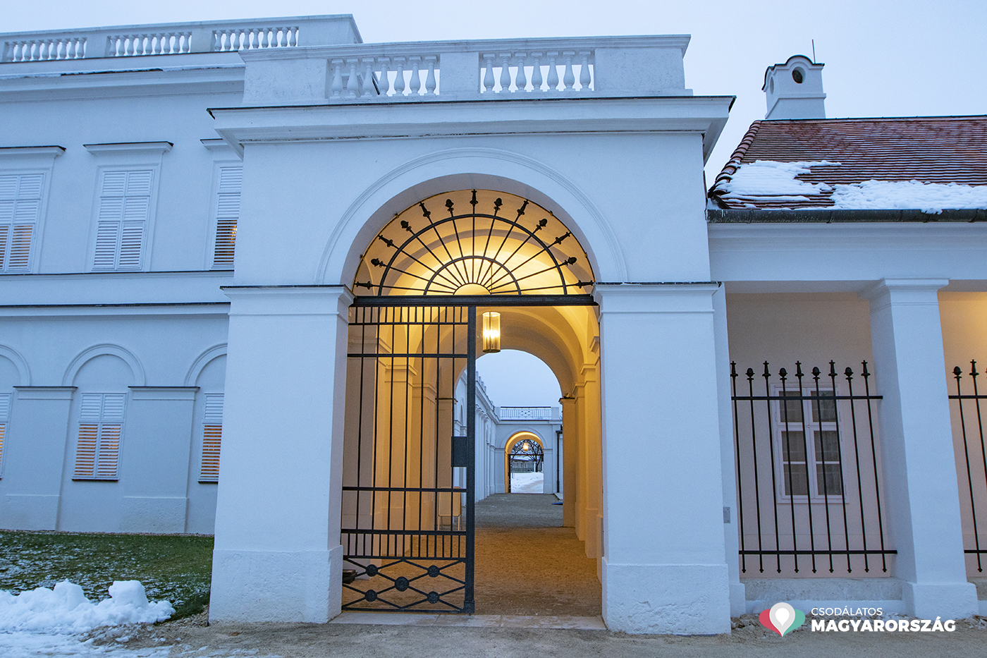 Átadták és újra látogatható a felújított bajnai Sándor-Metternich kastély