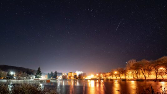 Látványos fotókon a Geminidák meteorraj december 14-ei égiparádéja