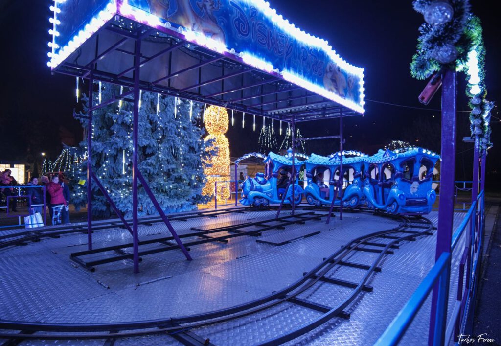 Adventi séta a karácsonyi forgatagban, Miskolc belvárosában