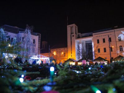 Adventi séta a karácsonyi forgatagban, Miskolc belvárosában