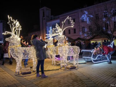 Adventi séta a karácsonyi forgatagban, Miskolc belvárosában