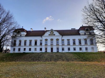 Pápai Esterházy-kastély: a barokk város főúri rezidenciája
