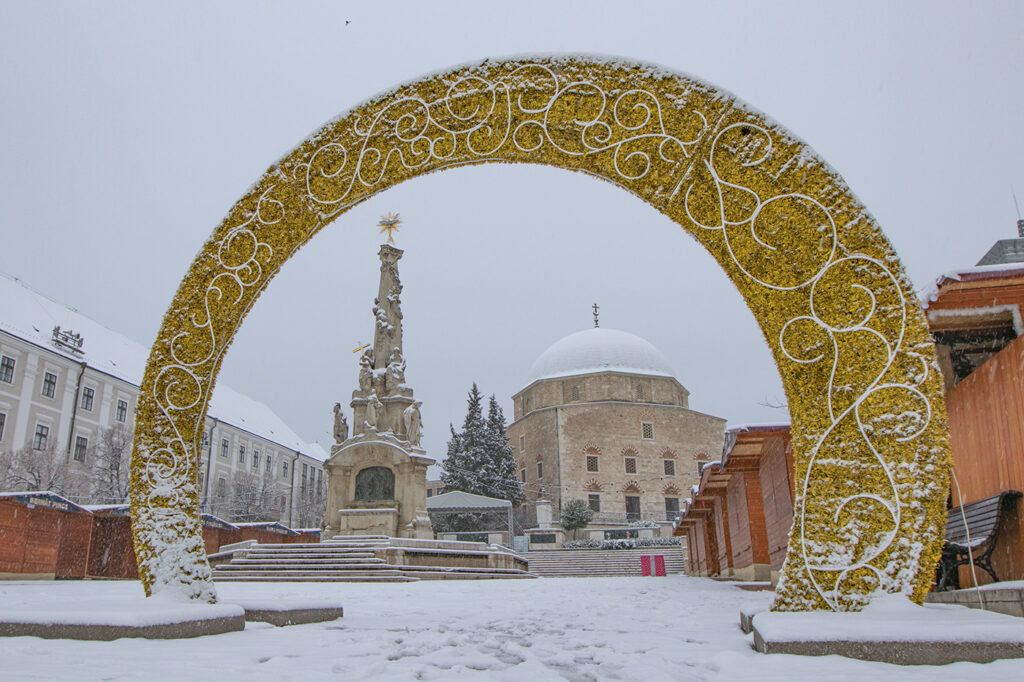 Havas álomvilág: fehérbe borult Pécs és a Mecsek