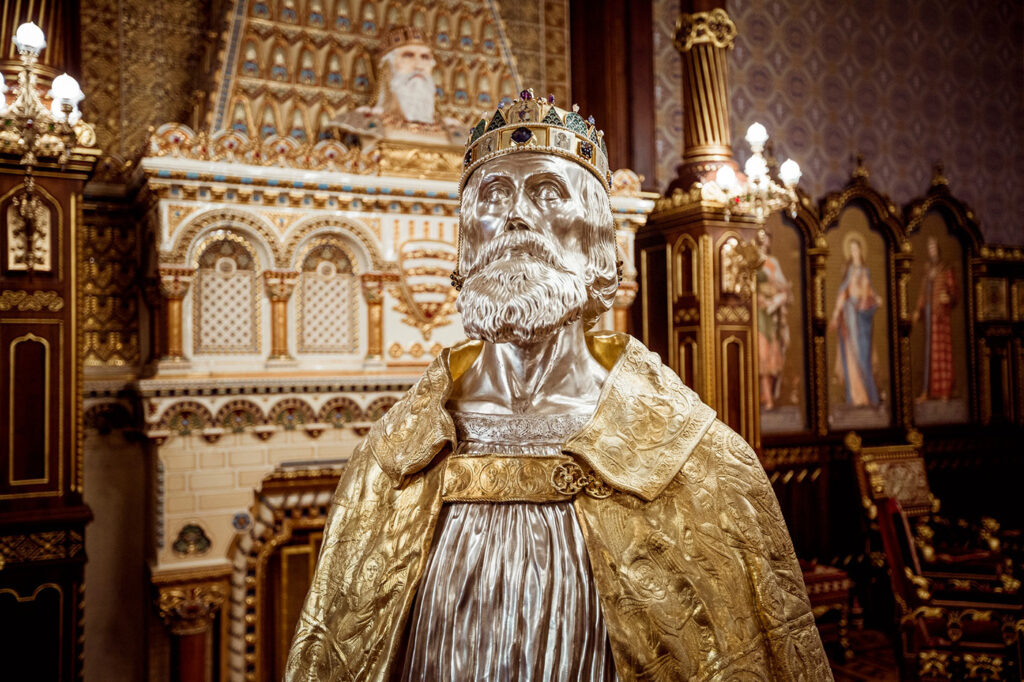 Szent István arany hermájával bővült a Budavári Palota Szent István-terme