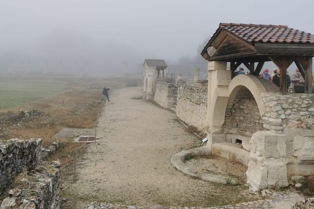 Gorsium Régészeti Park: a ködbe vesző történelem örök emlékei Tácon
