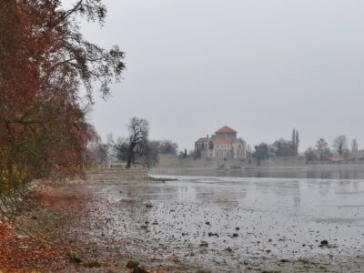 A Tatai vár, ahol Mátyás király is szívesen időzött