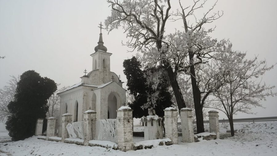 Az apátfalvai Lángó-kápolna, melyet legenda övez