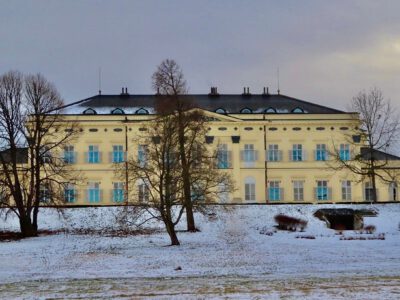 Havas fotókon a fehérvárcsurgói Károlyi-kastély, a Móri-árok gyöngyszeme