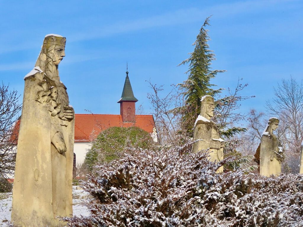 Havas fotókon a kecskeméti Mária-kápolna és a kálvária