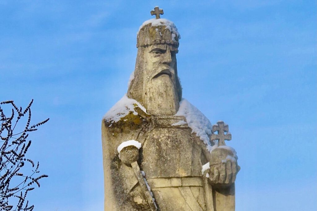 Havas fotókon a kecskeméti Mária-kápolna és a kálvária